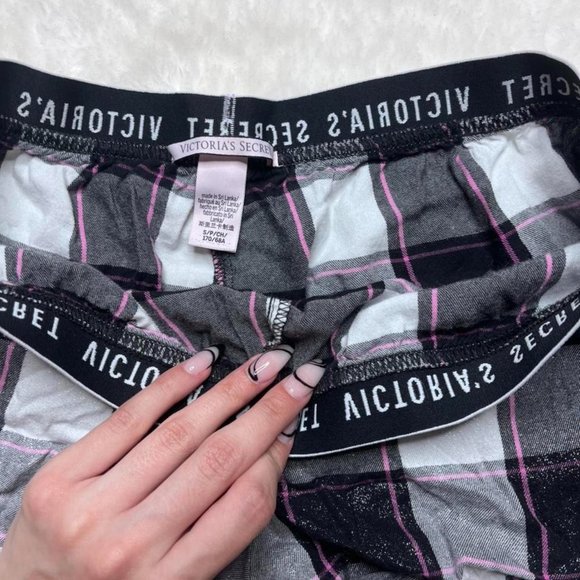 Victoria’s Secret sleep pajama shorts! - Picture 3 of 4